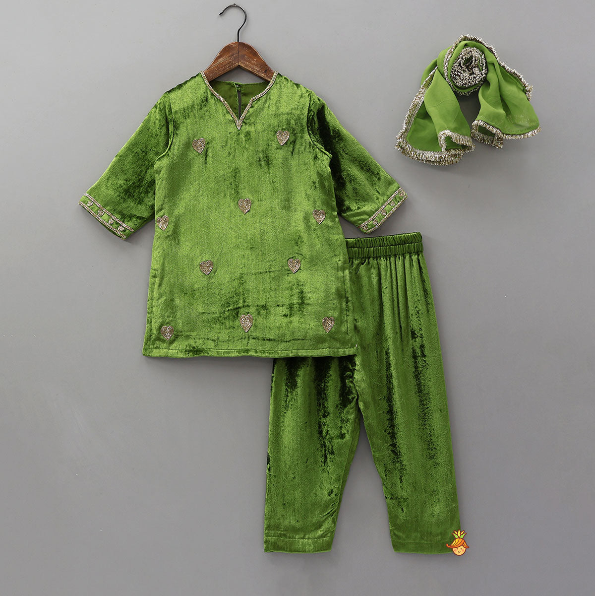 Cut-Dana Embroidered Velvet Kurti And Pant With Dupatta