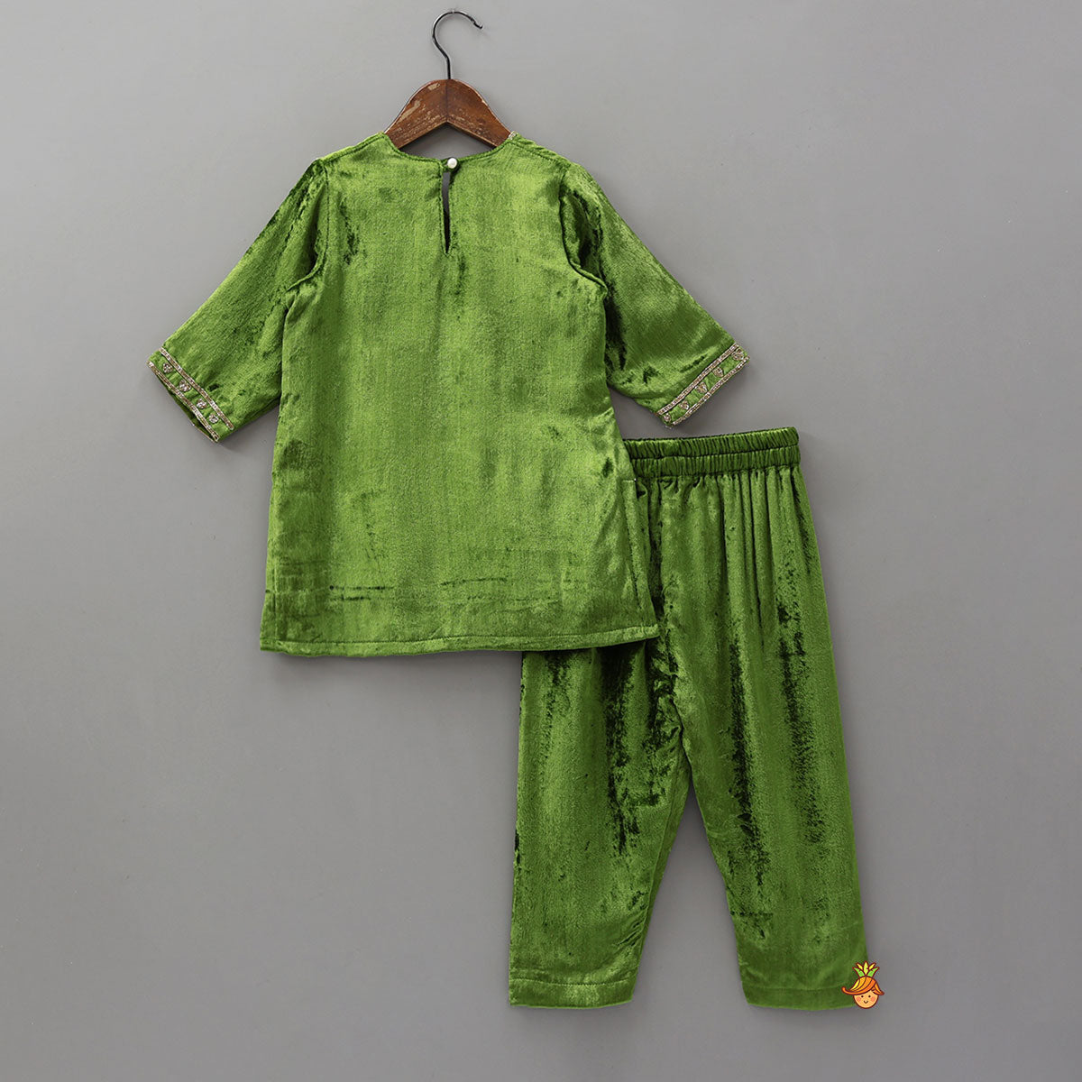 Cut-Dana Embroidered Velvet Kurti And Pant With Dupatta