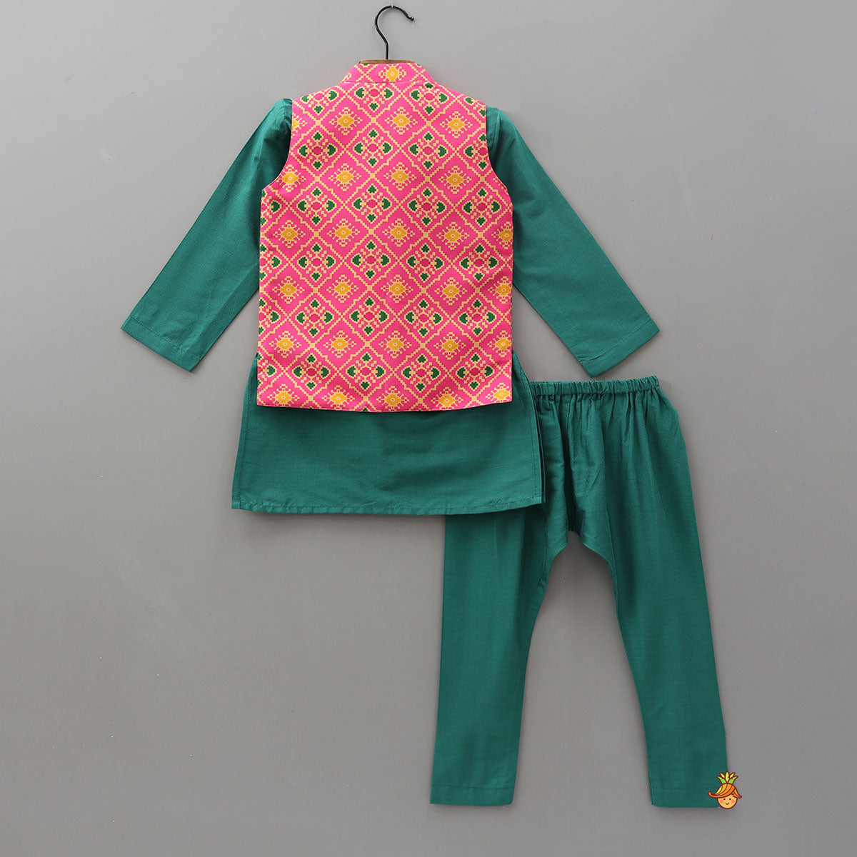 Ethnic Kurta With Pocket-Detail Printed Jacket And Pyjama