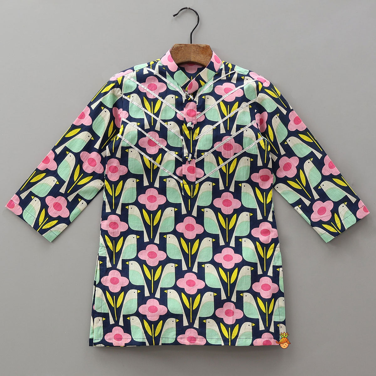 Bird And Floral Printed Kurta With Pyjama