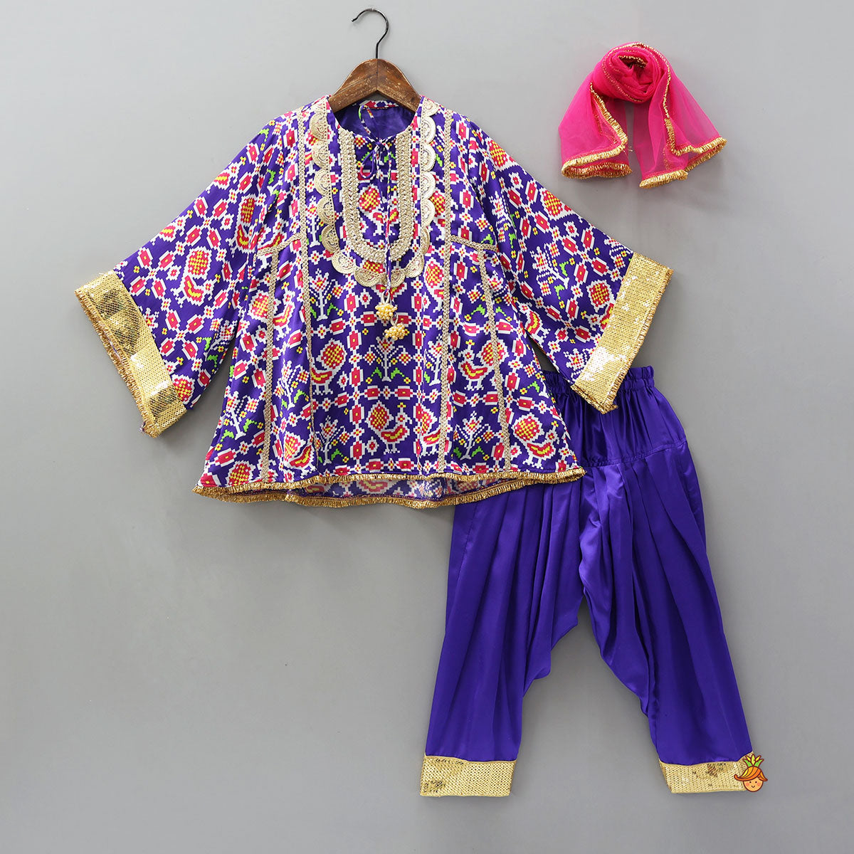 Front Knot Detail Patola Printed Kurti With Salwar And Contrasting Dupatta
