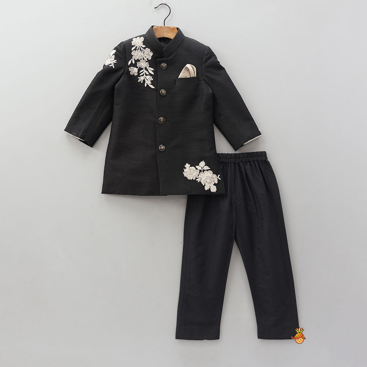 Pocket Square Detail Sherwani With Pyjama