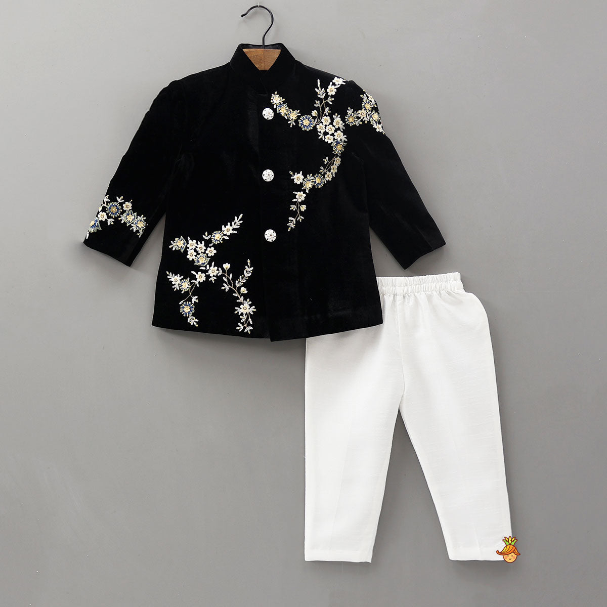 Stylish Floral Embroidered Sherwani With Pyjama