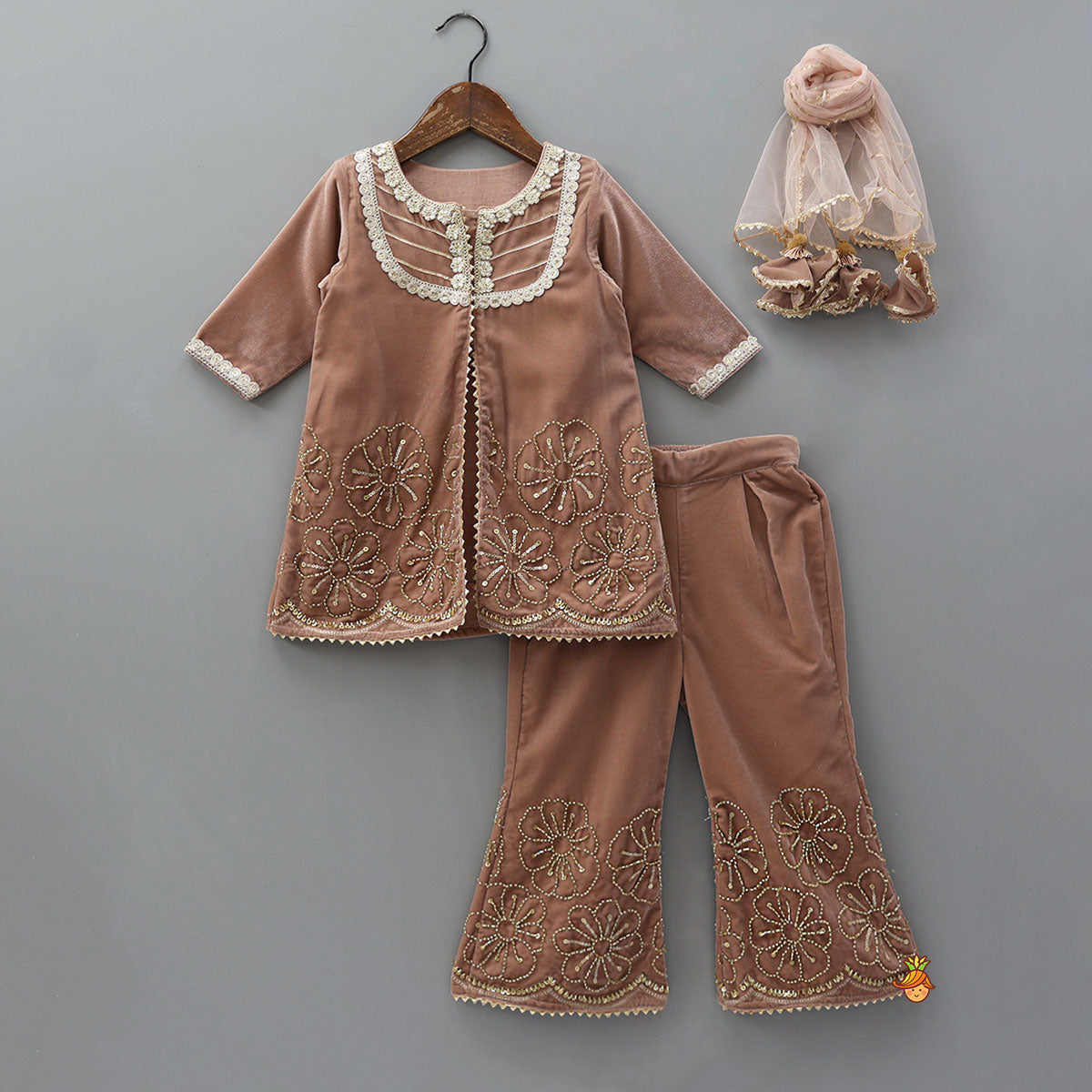 Front-Slit Velvet Kurti And Pant With Dupatta