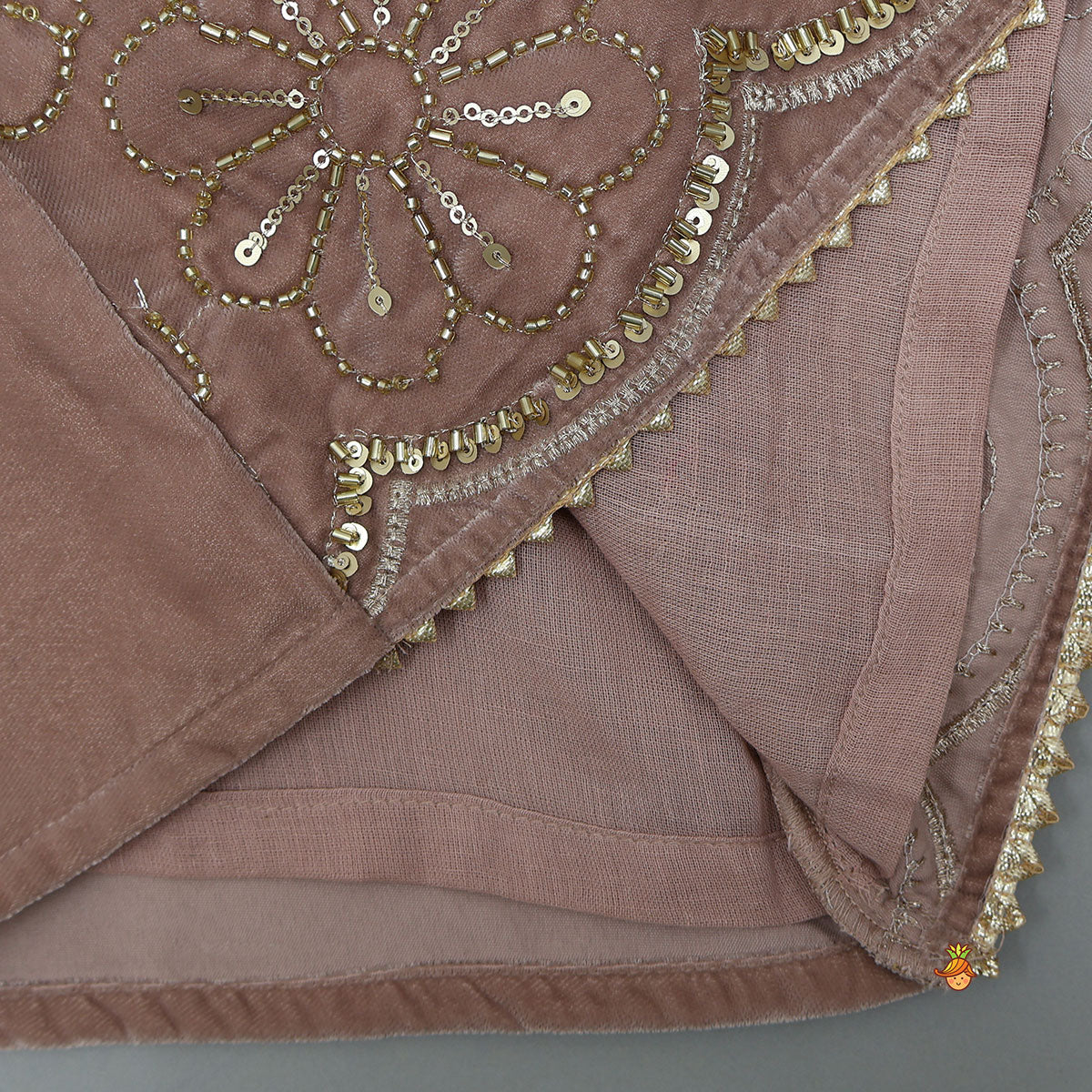 Front-Slit Velvet Kurti And Pant With Dupatta