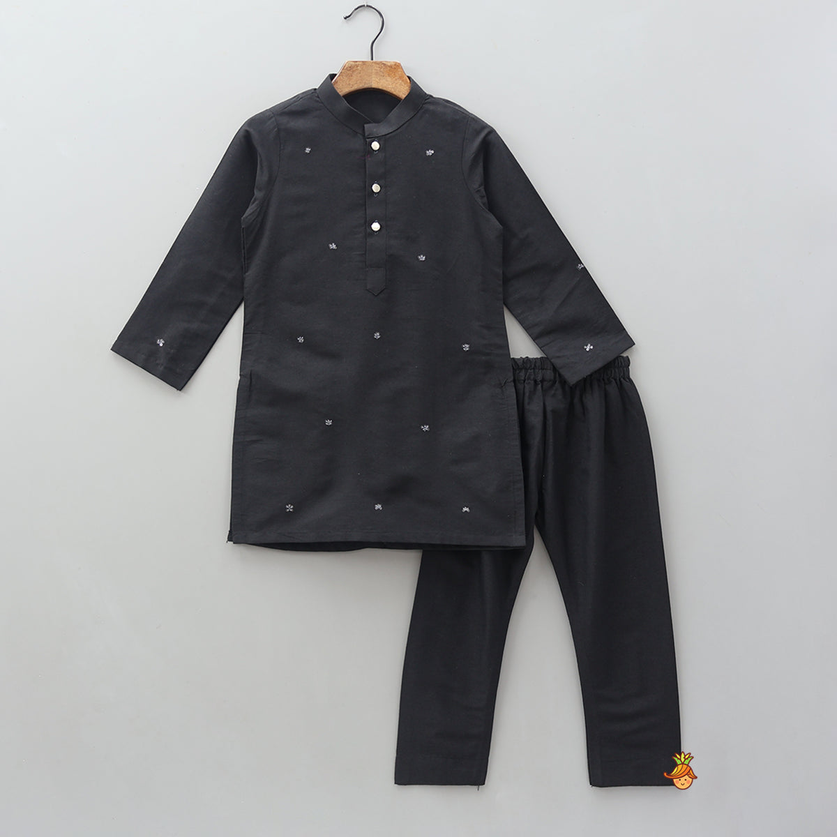 Ethnic Kurta With Pocket Detail Embroidered Jacket And Pyjama