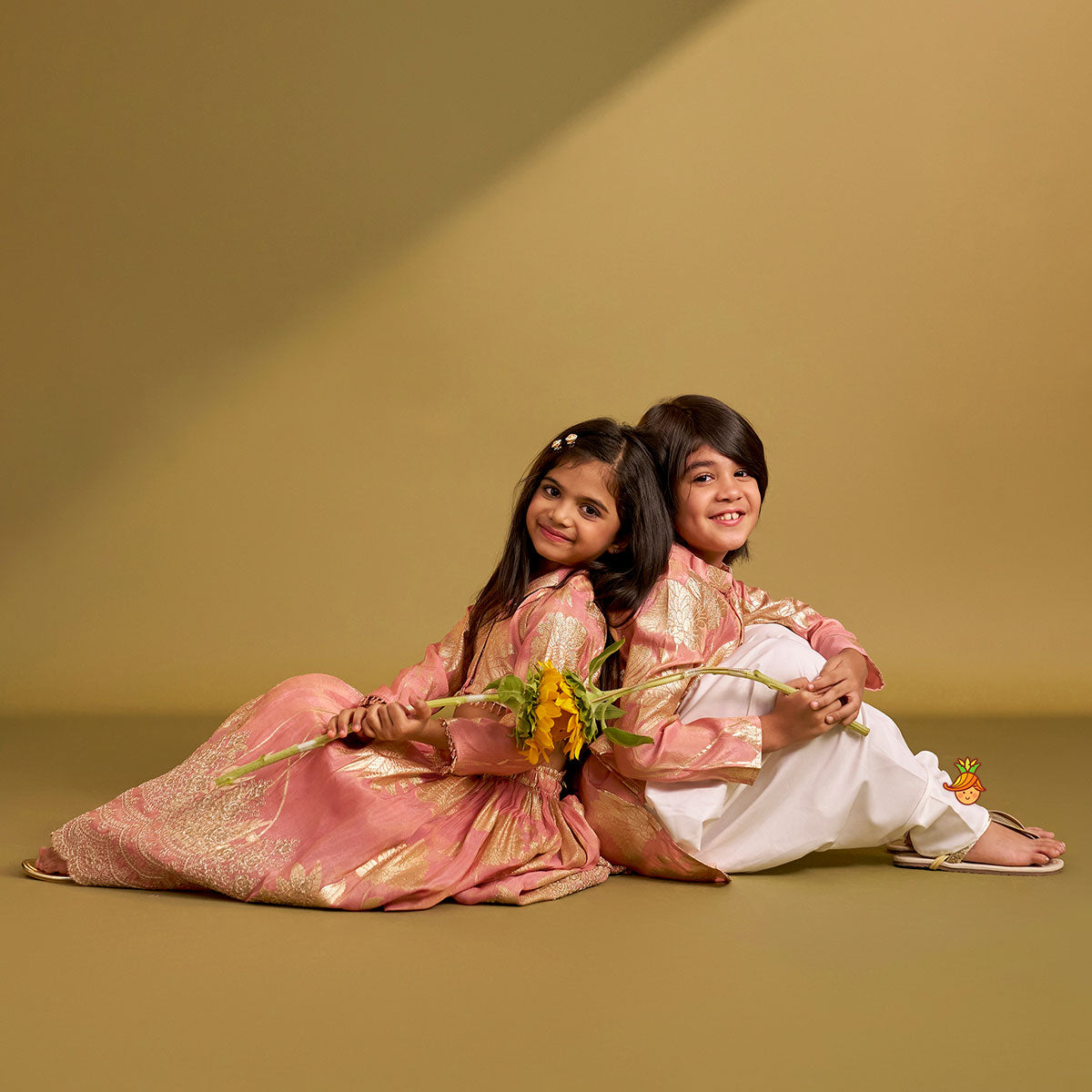 Blazer-Style Top And Scalloped Hem Lehenga twinning model image 2
