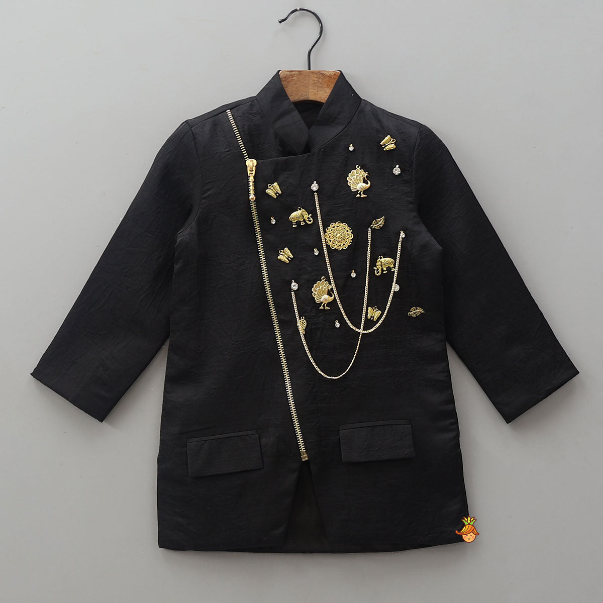 Chain Embellished Kurta And Pyjama