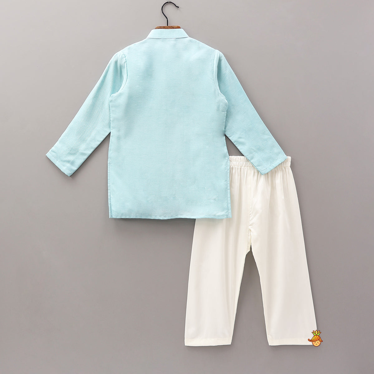 Thread Embroidered Ethnic Kurta With Pyjama