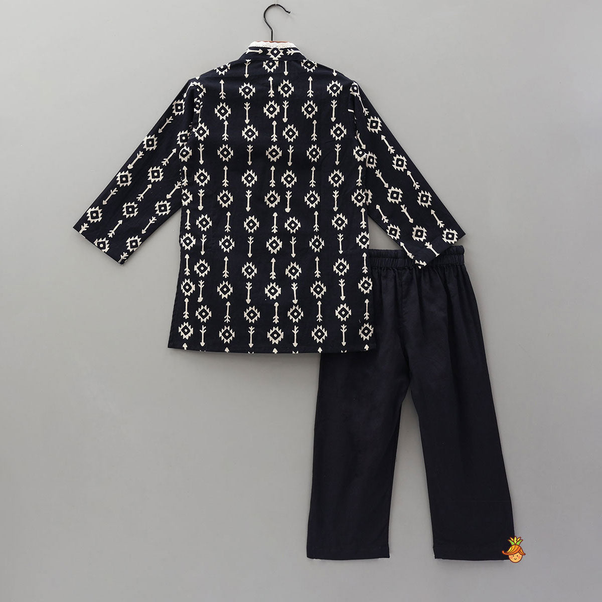 Printed Pocket Detail Ethnic Kurta With Pyjama