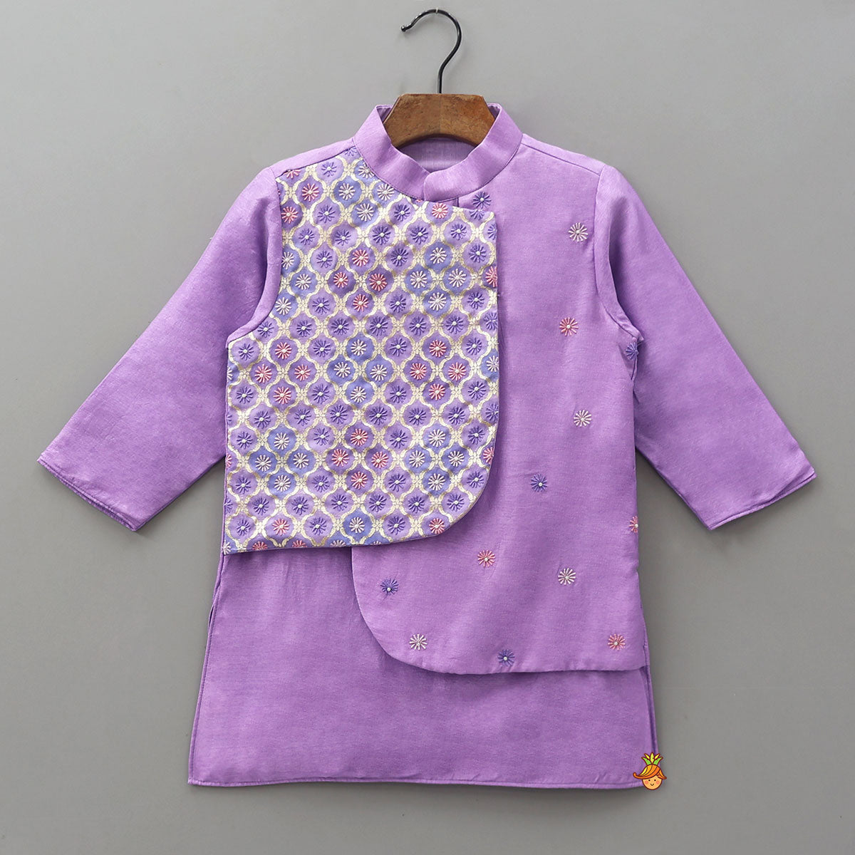 Ethnic Jacket-Style Kurta And Pyjama