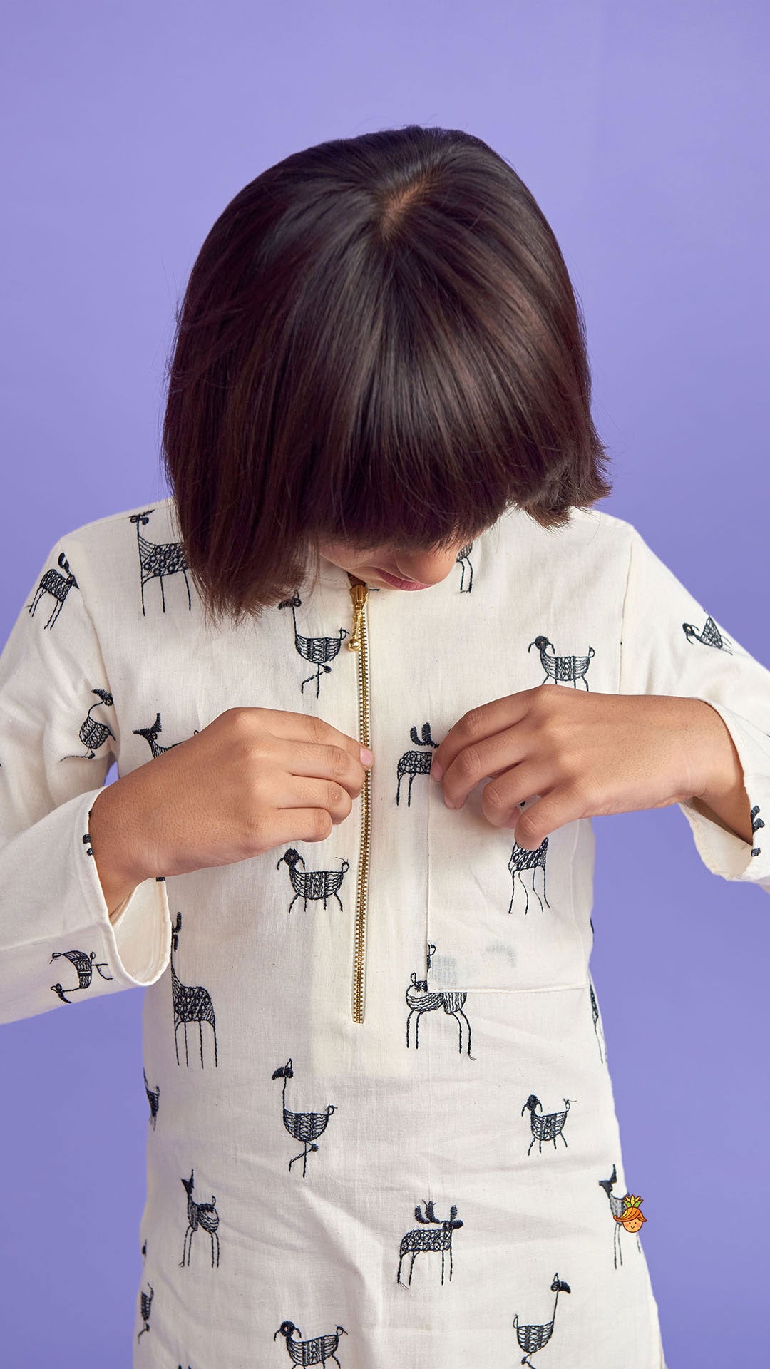 Patch Pocket Detail Embroidered Kurta And Pyjama