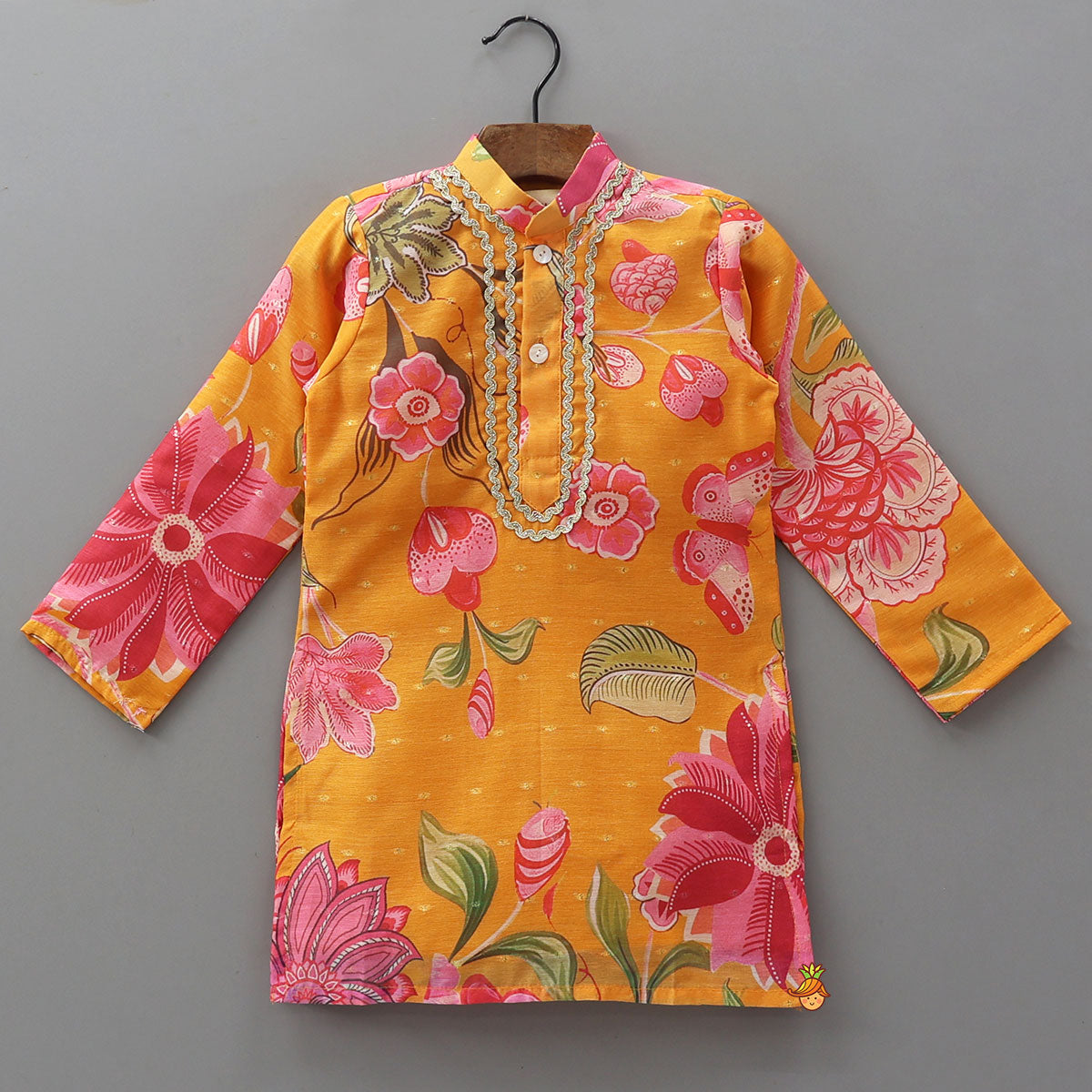 Beautiful Floral Printed Kurta With Pyjama