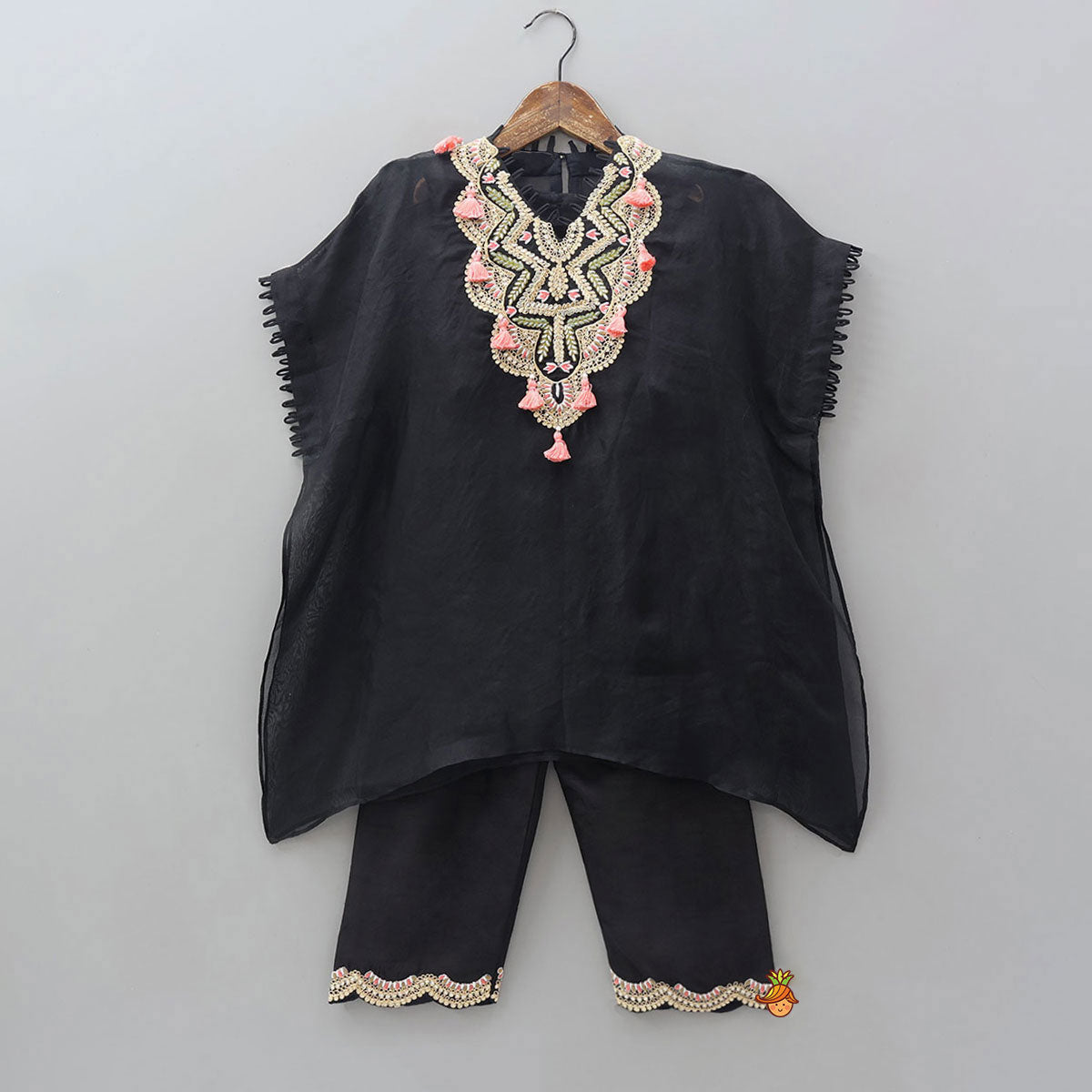 Yoke Embroidered Kaftan-Style Kurti With Inner Top And Matching Pant