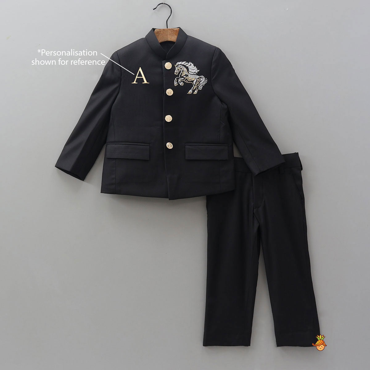 Dual Pocket Detail Elegant Sherwani And Pant