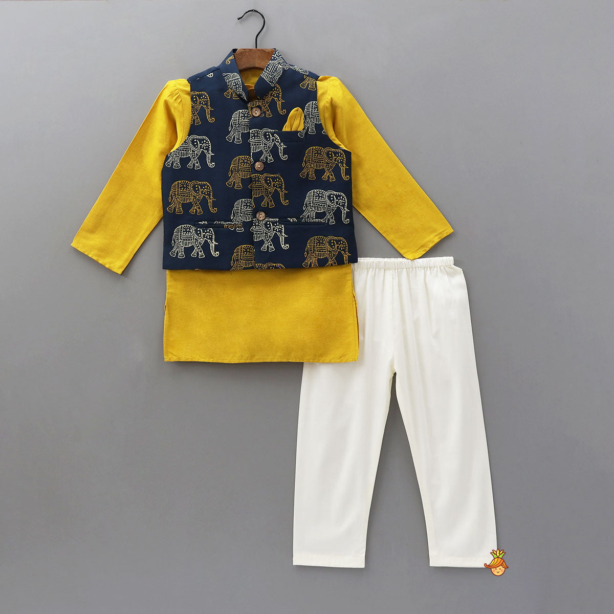 Kurta With Animal Motif Printed Contrasting Jacket And Pyjama