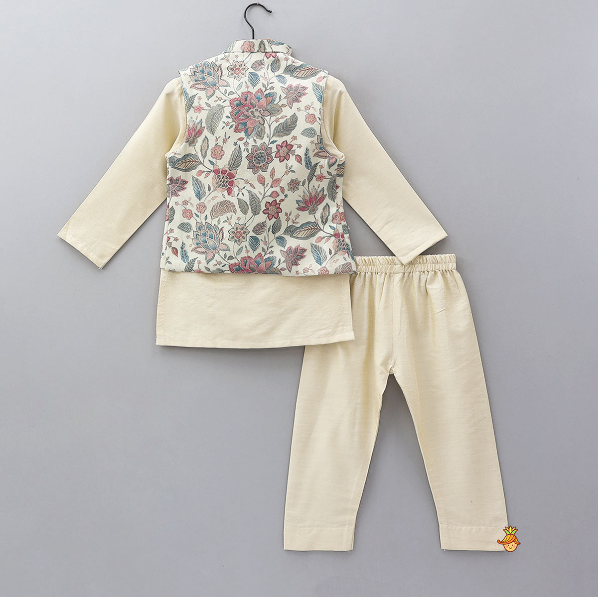 Ethnic Kurta And Diagonal Faux Button Detail Jacket With Pyjama