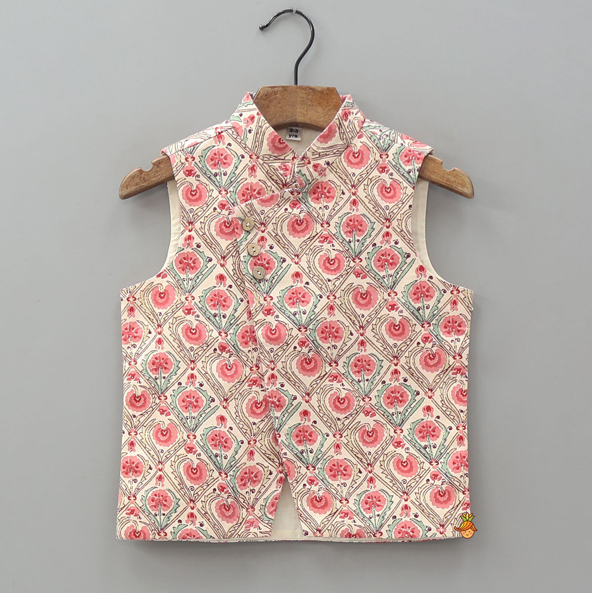 Pocket Detail Kurta With Printed Jacket And Pyjama