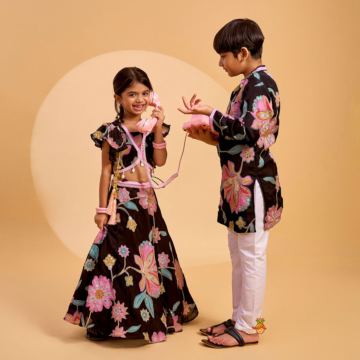 Stylish Floral Kurta With Patch Pocket Detail And Pyjama twinning model image 4