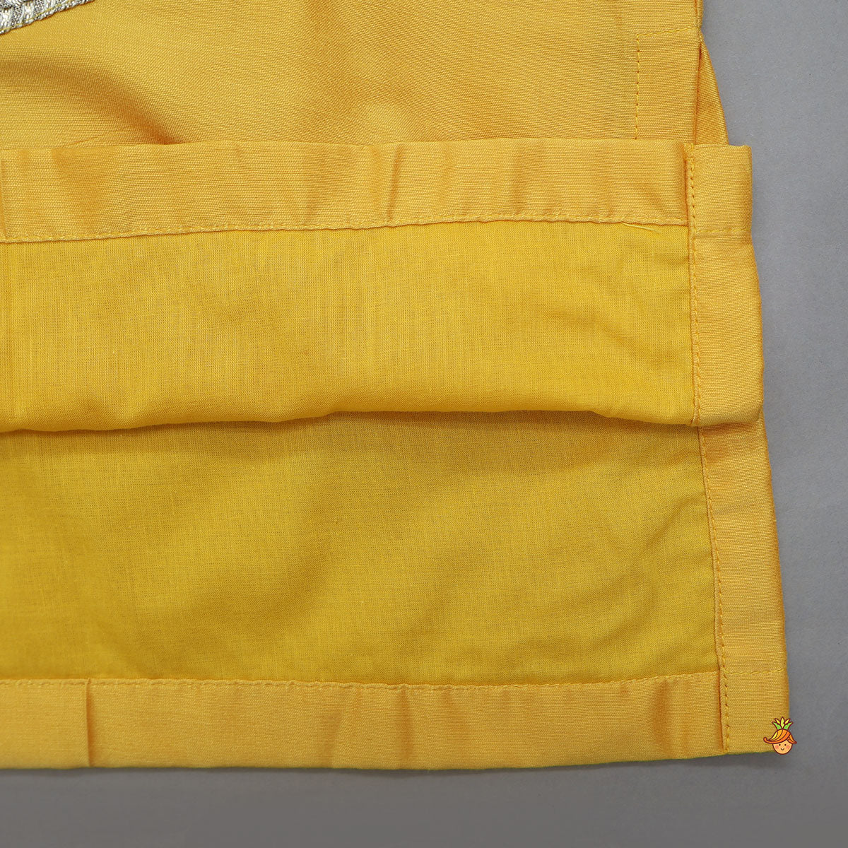 Embroidered Ethnic Kurta With Pyjama