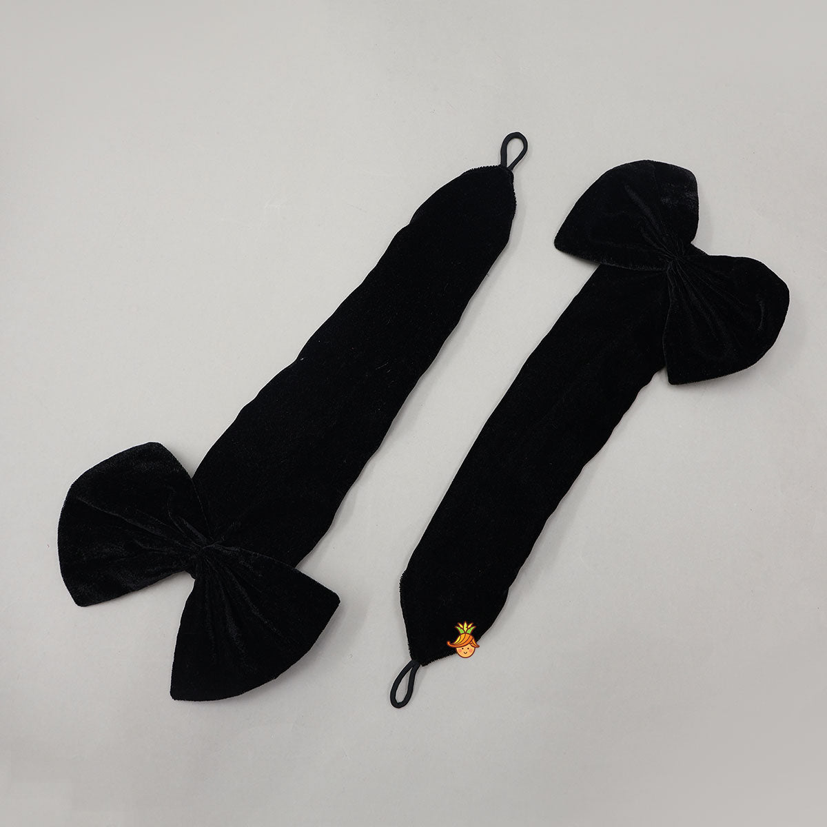 Gorgeous Net Gown With Coordinated Hand Gloves