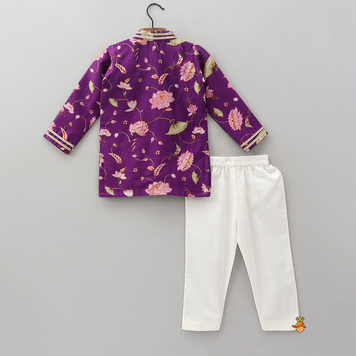 Lace Detailed Ethnic Kurta And Pyjama