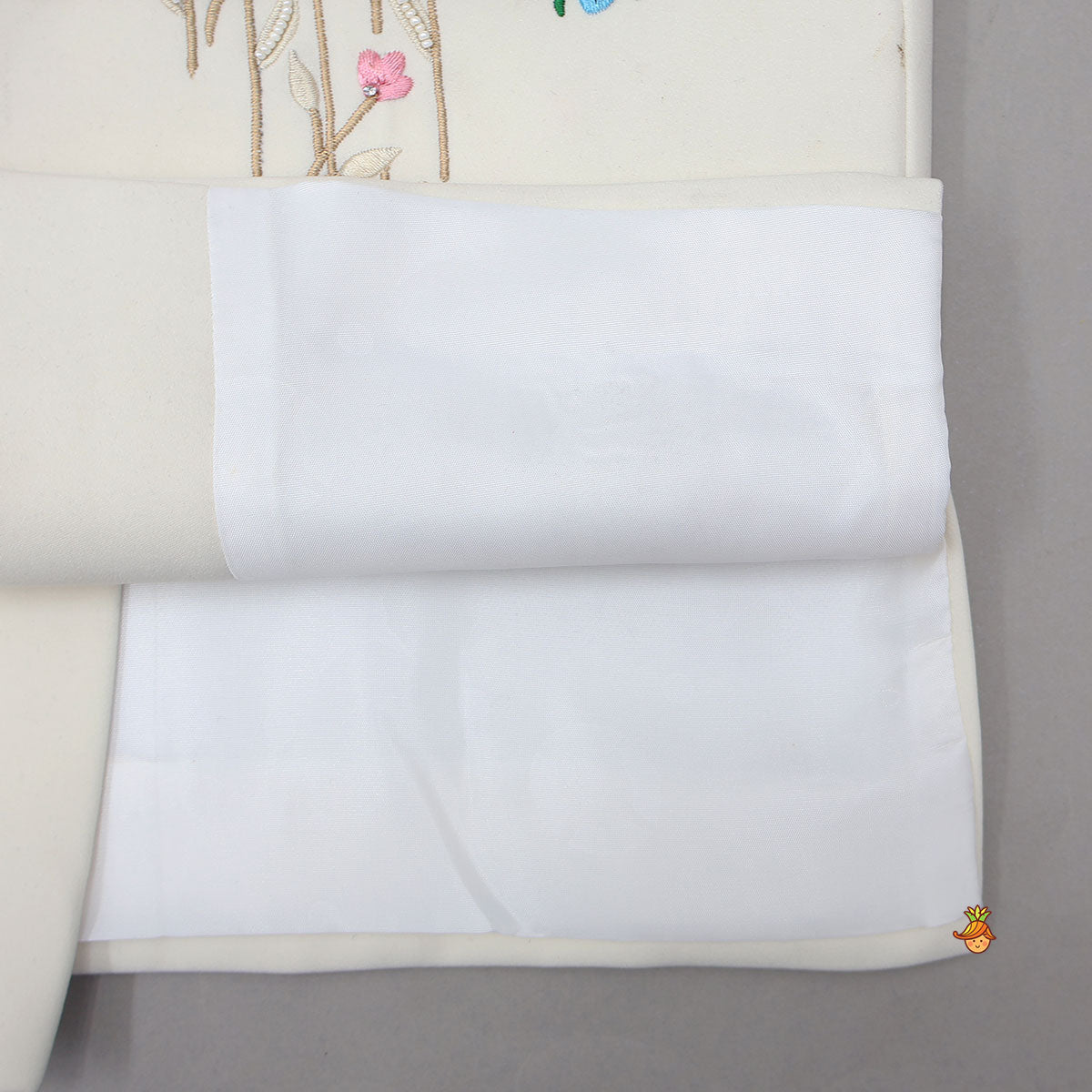 Elegant Sherwani And Pyjama With Necklace