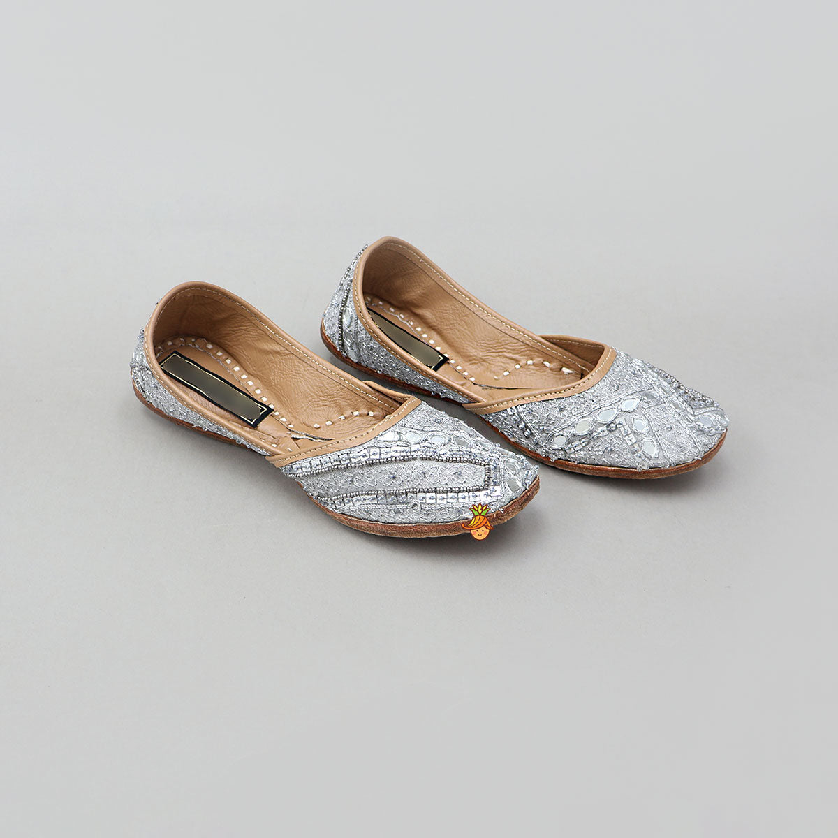 Mirror And Thread Embroidered Jutti