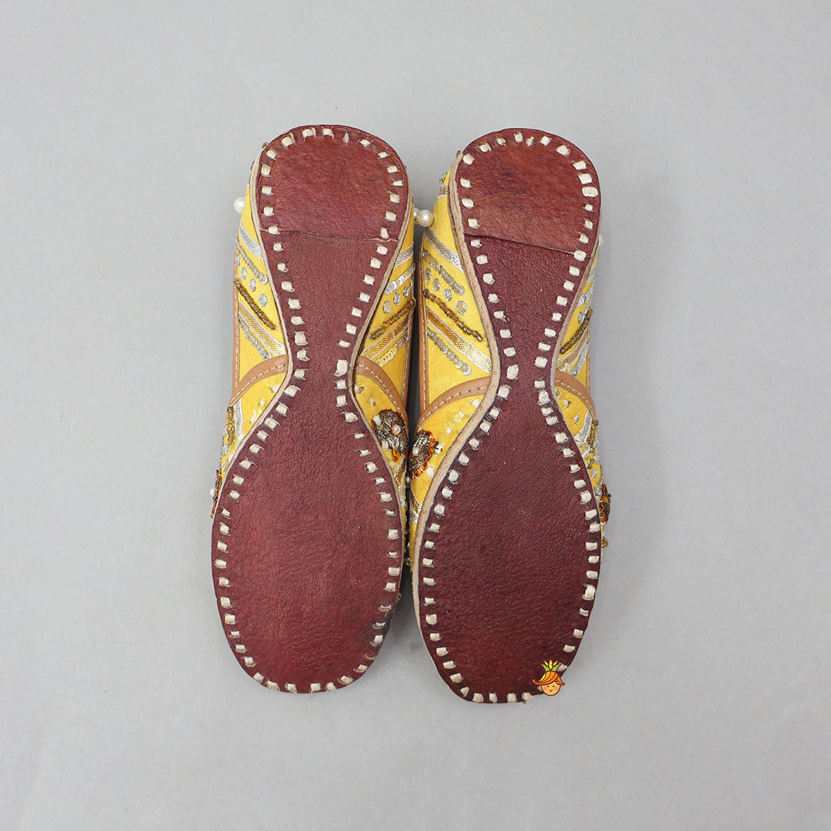 Gota Lace Work Jutti