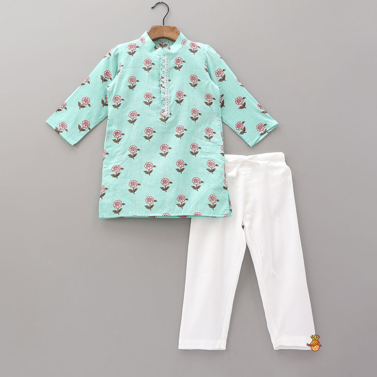Graceful Floral Ethnic Kurta And Pyjama