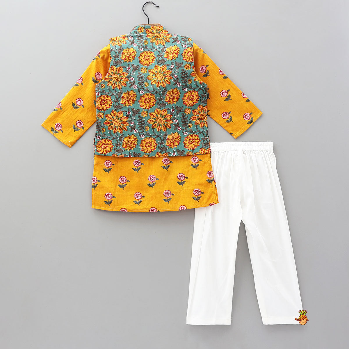 Floral Printed Kurta And Open jacket With Pyjama