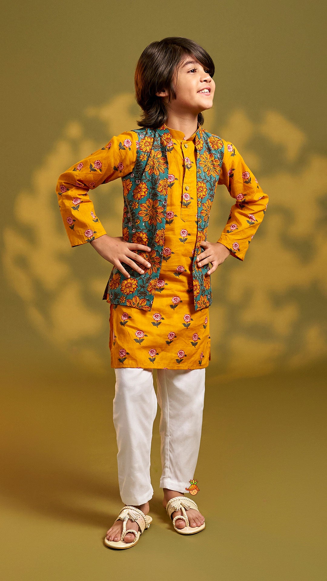 Floral Printed Kurta And Open jacket With Pyjama