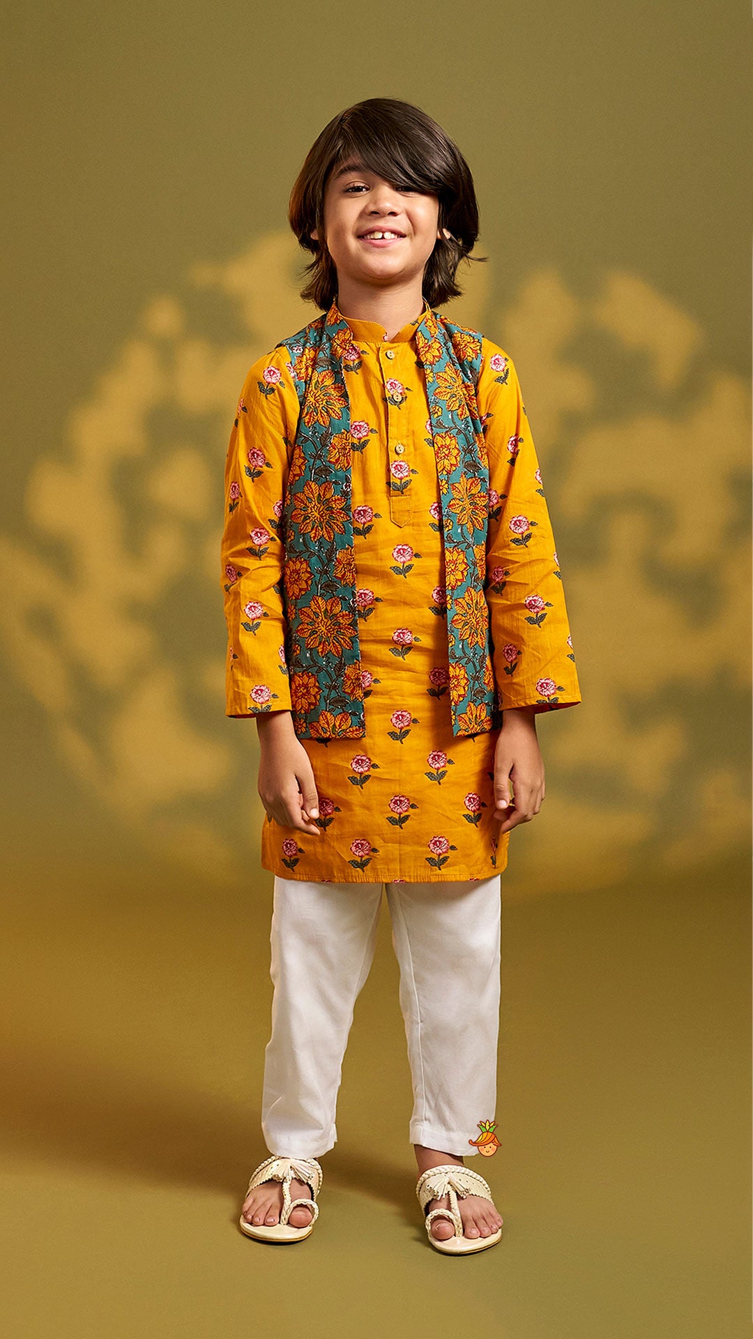 Floral Printed Kurta And Open jacket With Pyjama