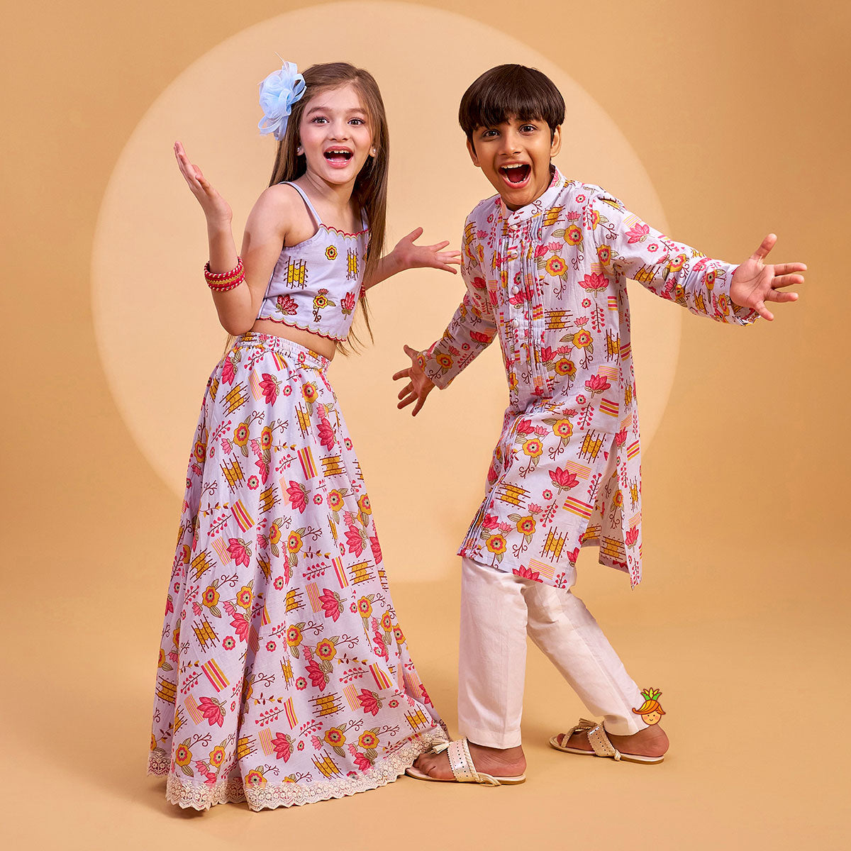 Printed Pin Tuck Kurta And Pyjama twinning model image 2