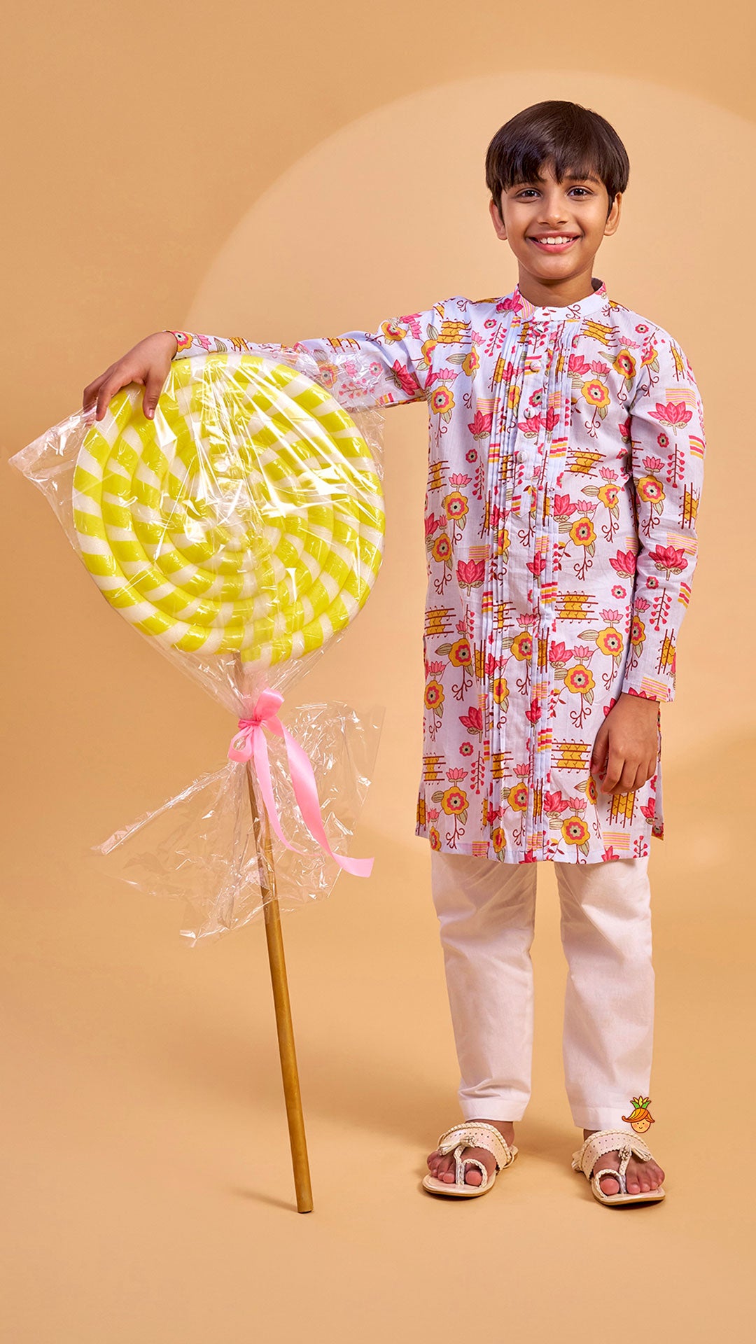 Printed Pin Tuck Kurta And Pyjama