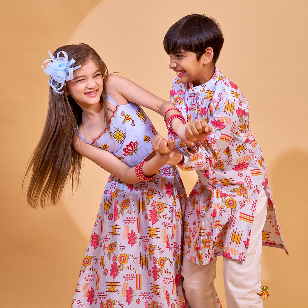 Printed Pin Tuck Kurta And Pyjama twinning model image 4