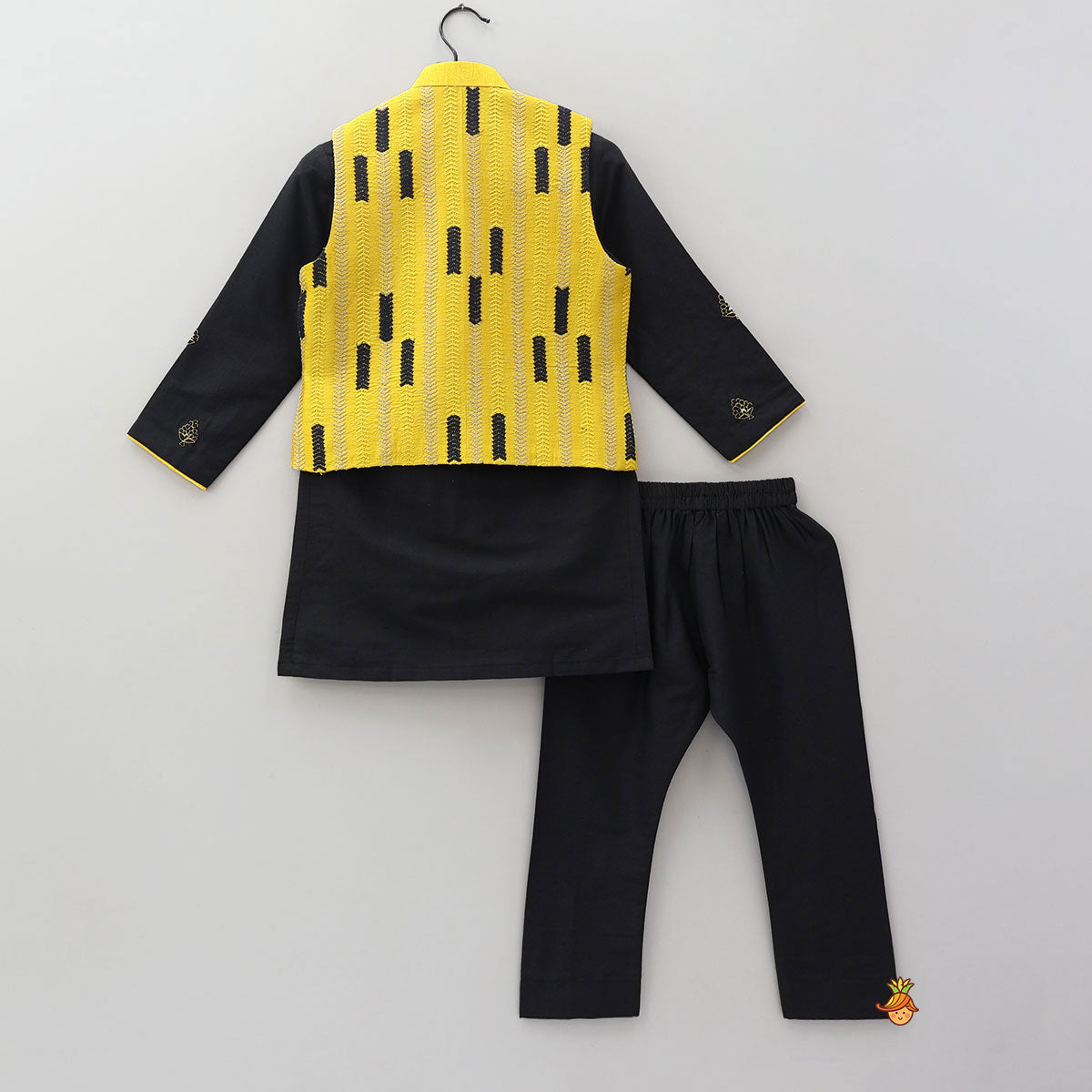 Booti Embroidered Kurta With Contrasting Jacket And Pyjama