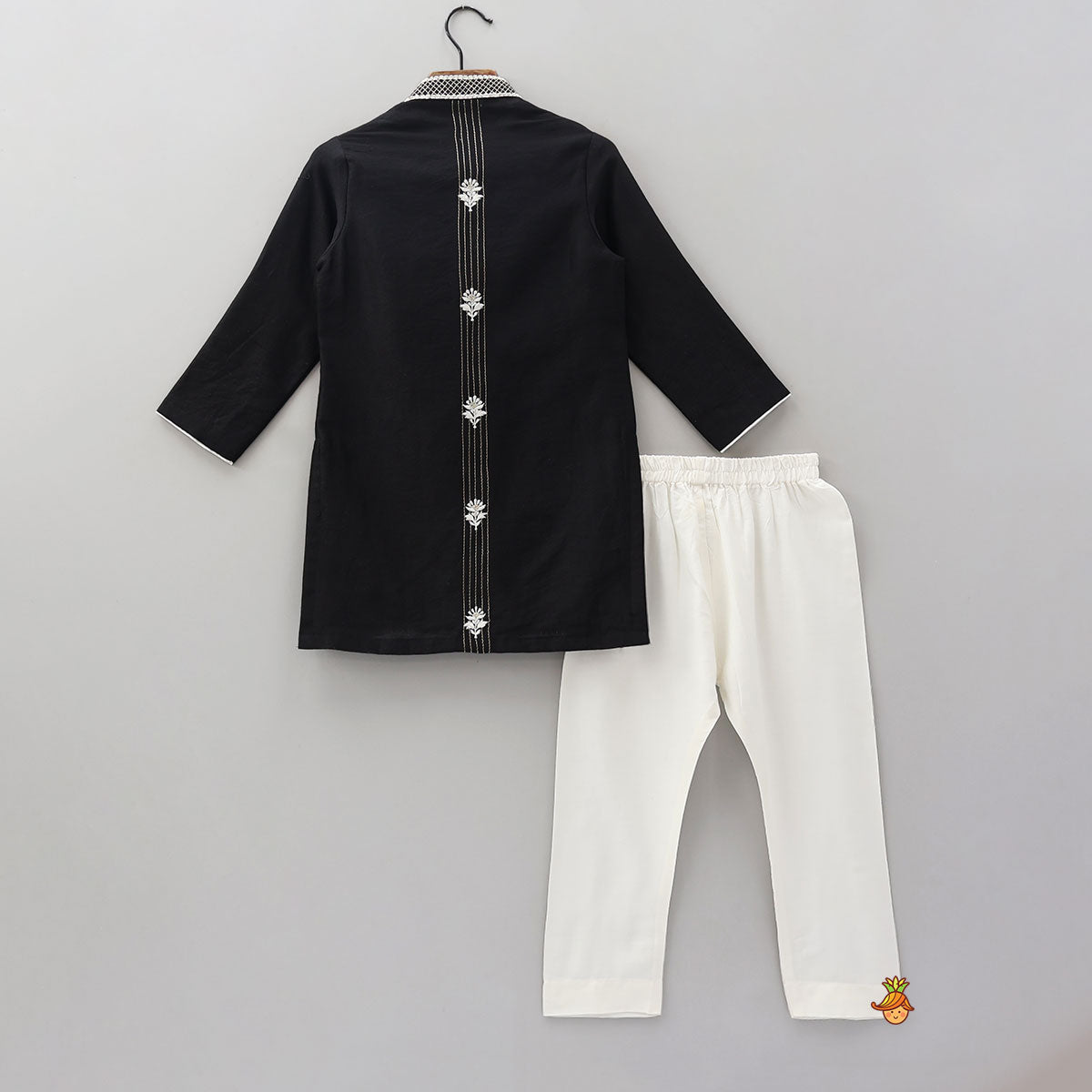 Checked Embroidered Collar And Front Placket Kurta With Pyjama