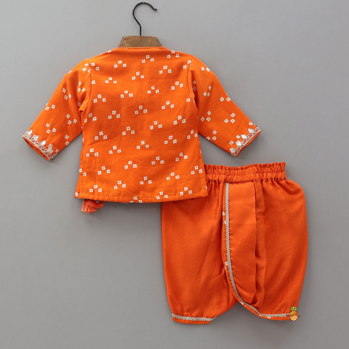Bandhani Printed Infant Baby Set With Swaddle And Cap