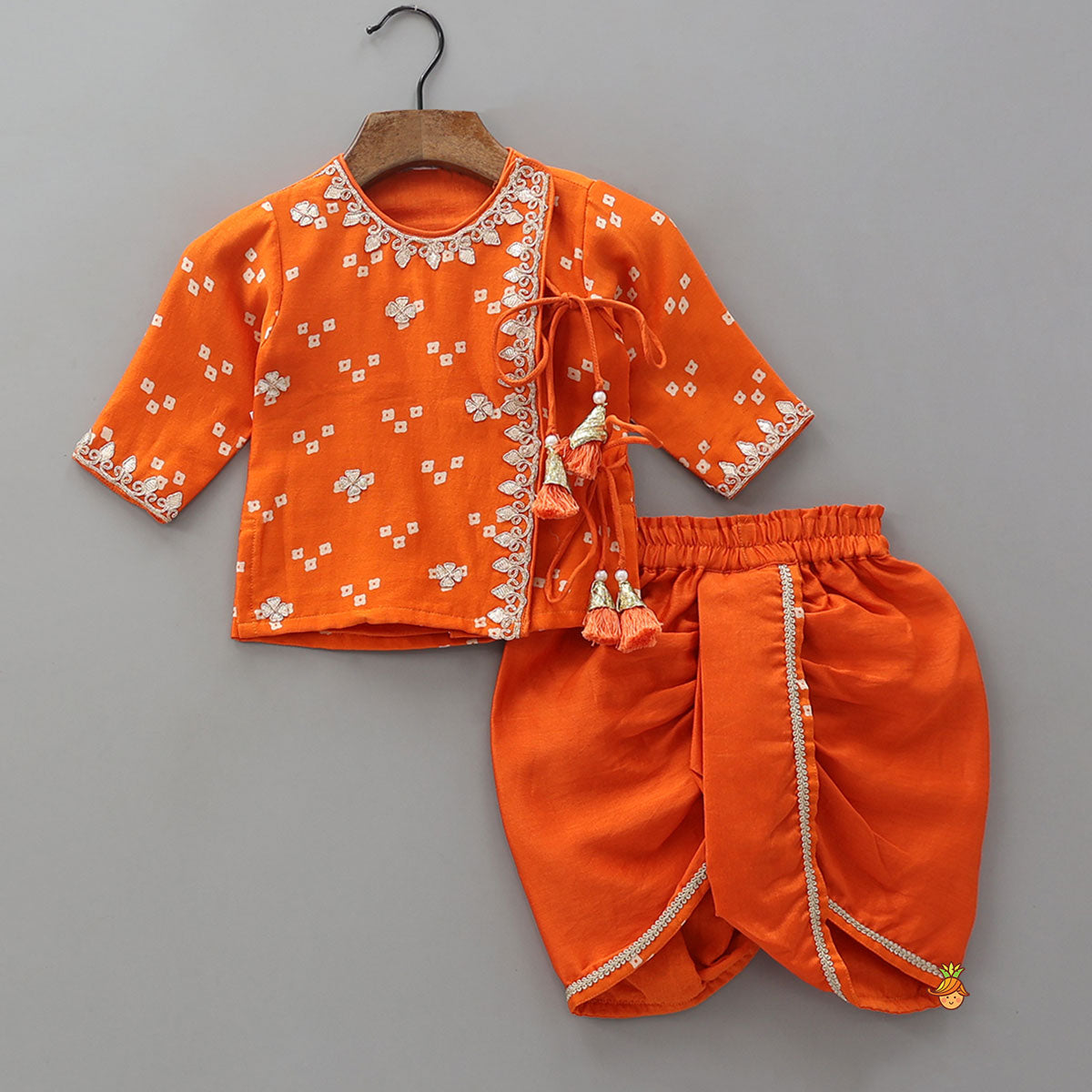 Bandhani Printed Infant Baby Set With Swaddle And Cap