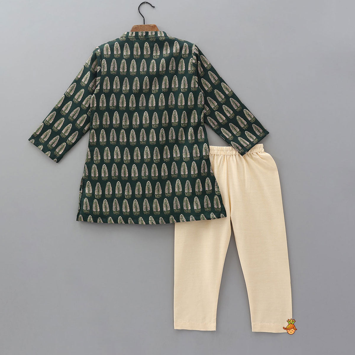 Leaf Motif Kurta And Pyjama