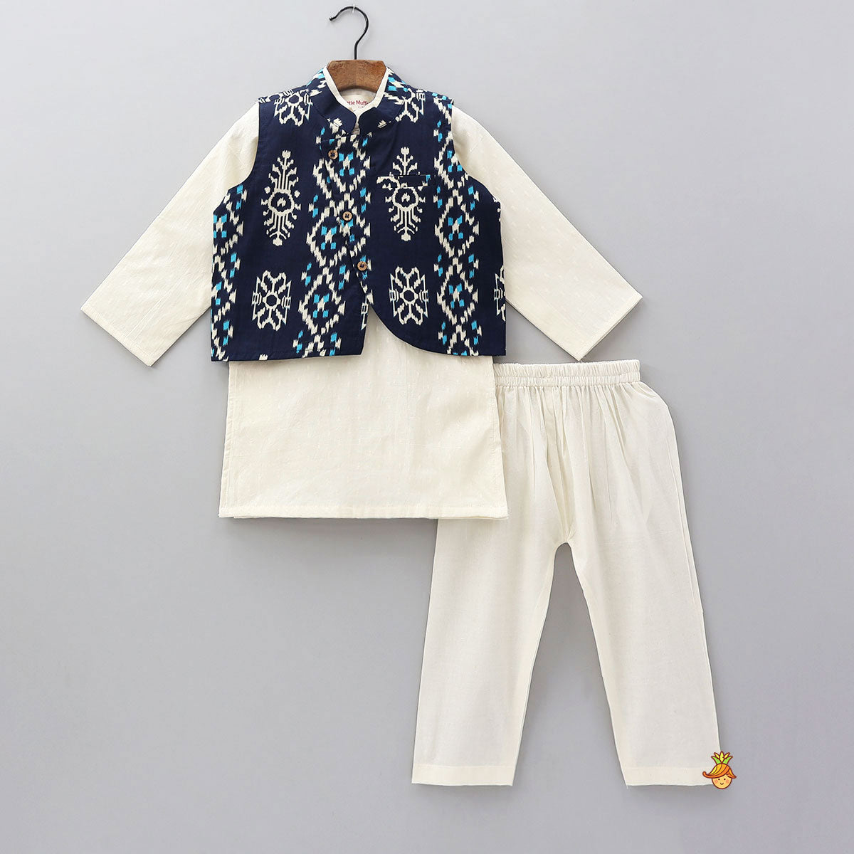 Pocket Detail Kurta With Contrasting Jacket And Pyjama