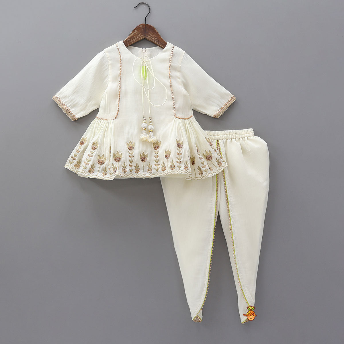 Side Pleated Top And Dhoti