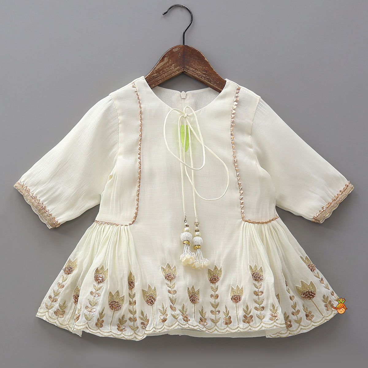 Side Pleated Top And Dhoti