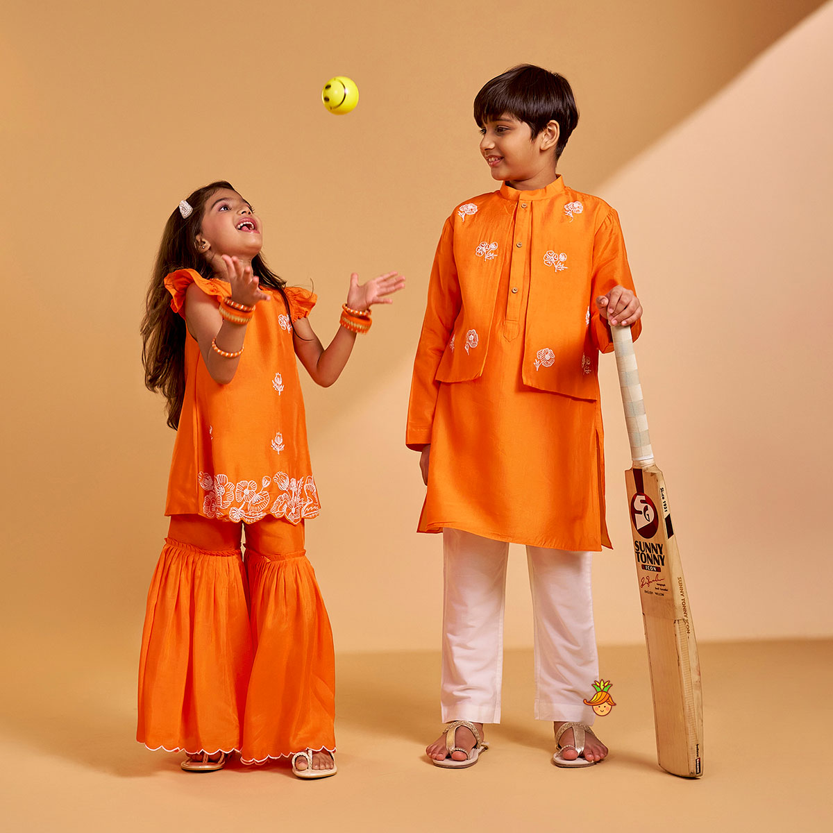 Floral Hand Embroidered Jacket Style Kurta With Pyjama twinning model image 3