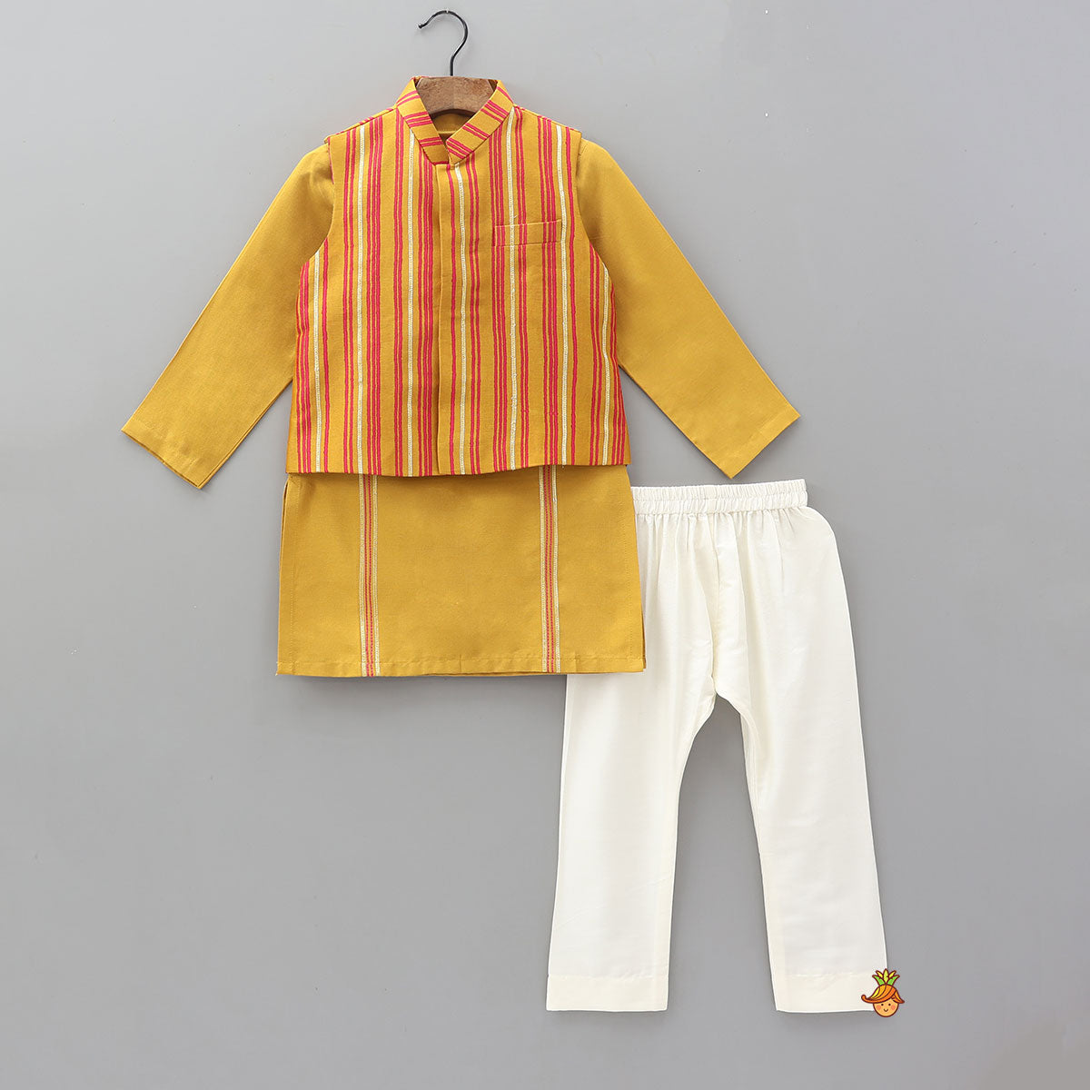 Ethnic Kurta With Striped Jacket And Pyjama