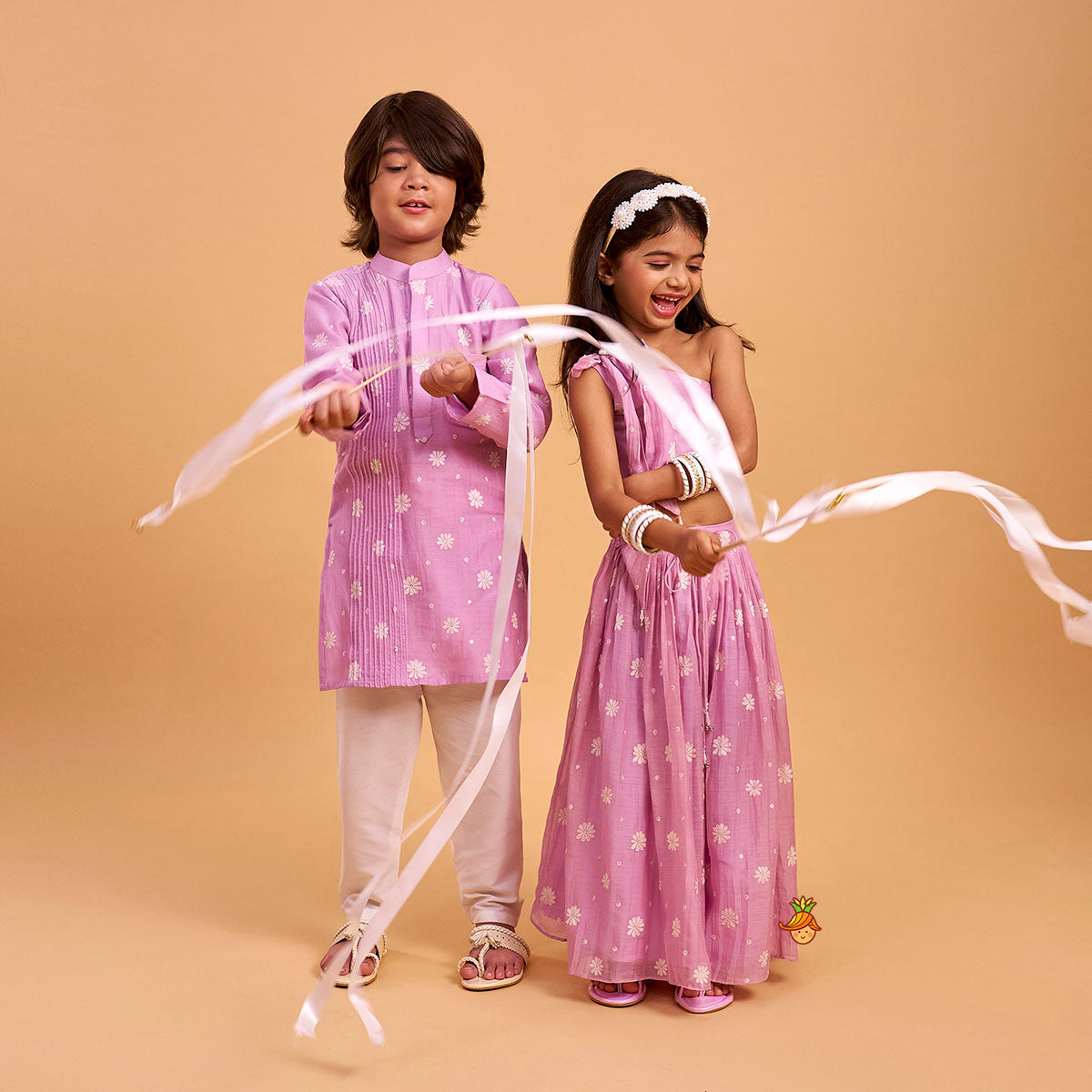 Pin Tuck Floral Kurta And Pyjama twinning model image 2