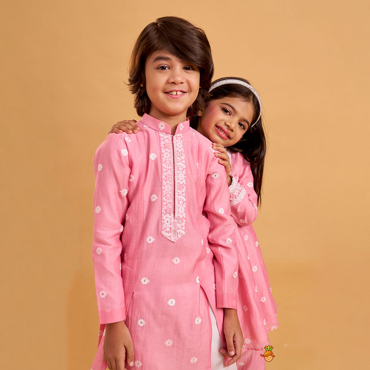 Front Slit Kurta And Pyjama twinning model image 3