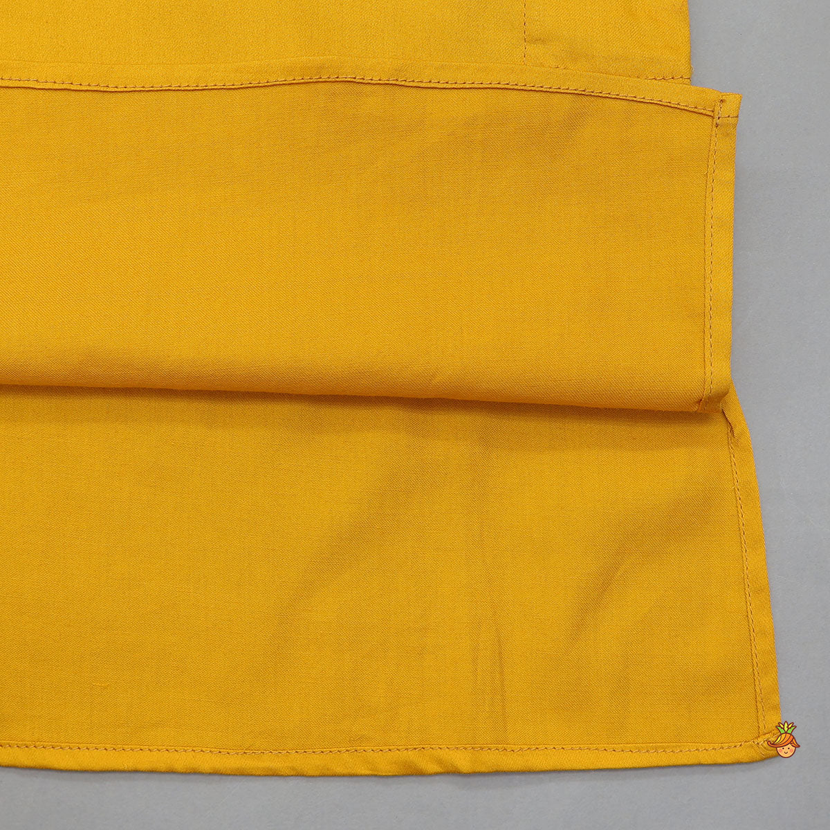 Pocket Detail Ethnic Kurta With Jacket And Pyjama