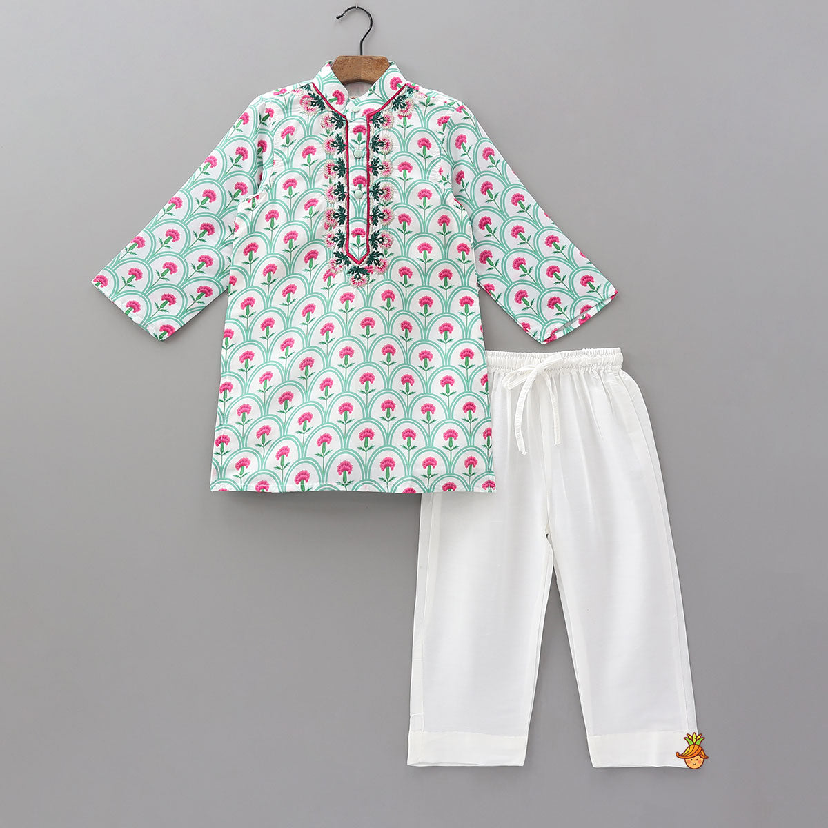 Contrasting Floral Print Ethnic Kurta And Pyjama